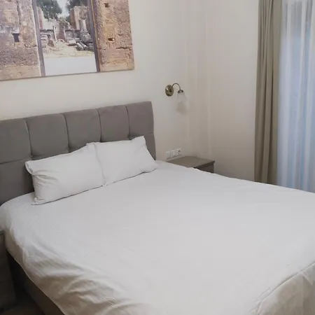 Luxury Stay Near The Acropolis 10-Min Walk To History!-2